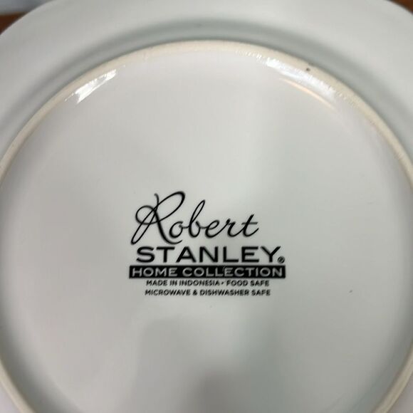 Robert Stanley Christmas Nutcracker Scalloped Salad Plate 8.5” EUC - Picture 4 of 4